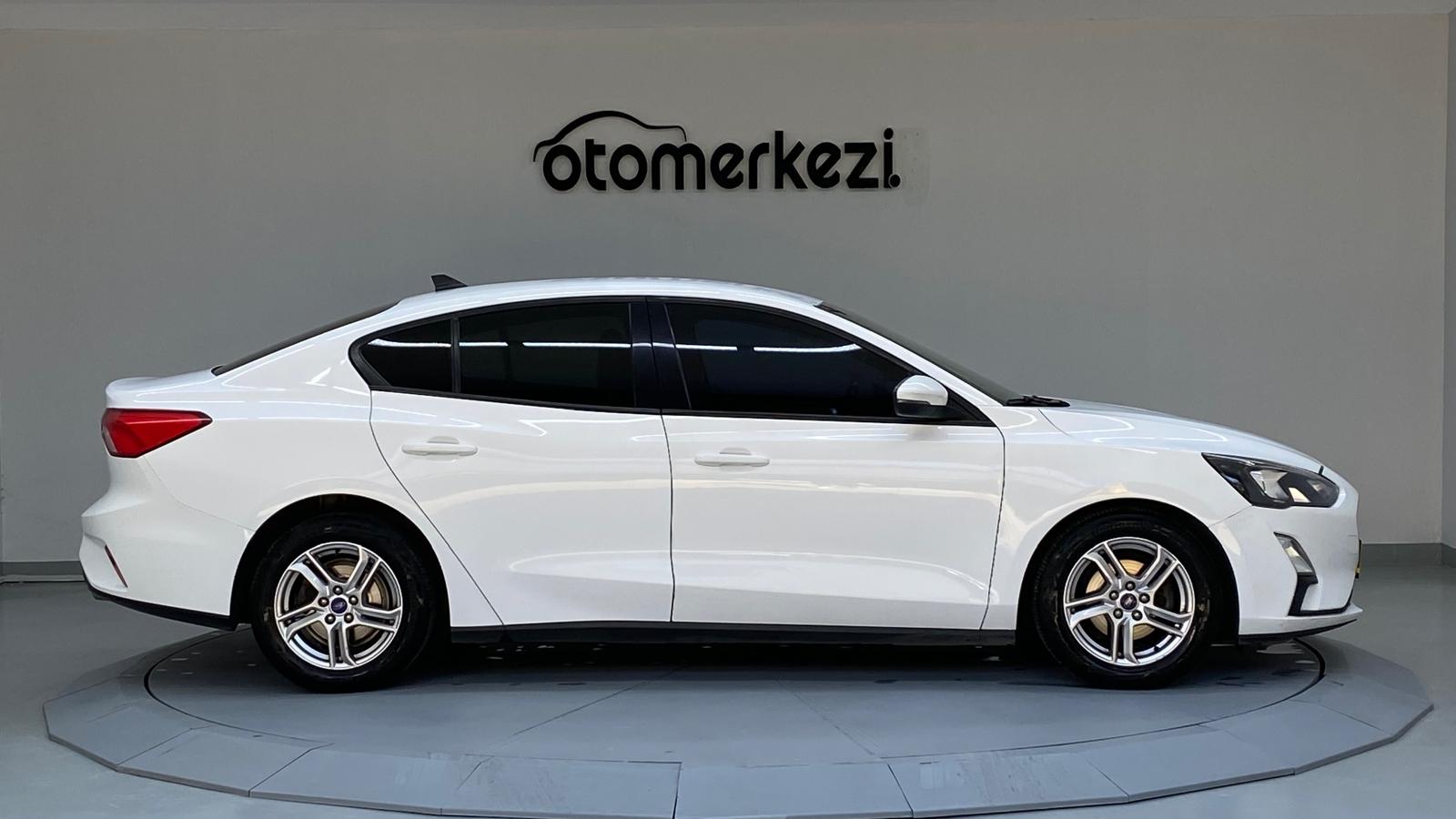 FORD FOCUS 4